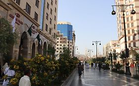 فندق كراون بلازا المدينة